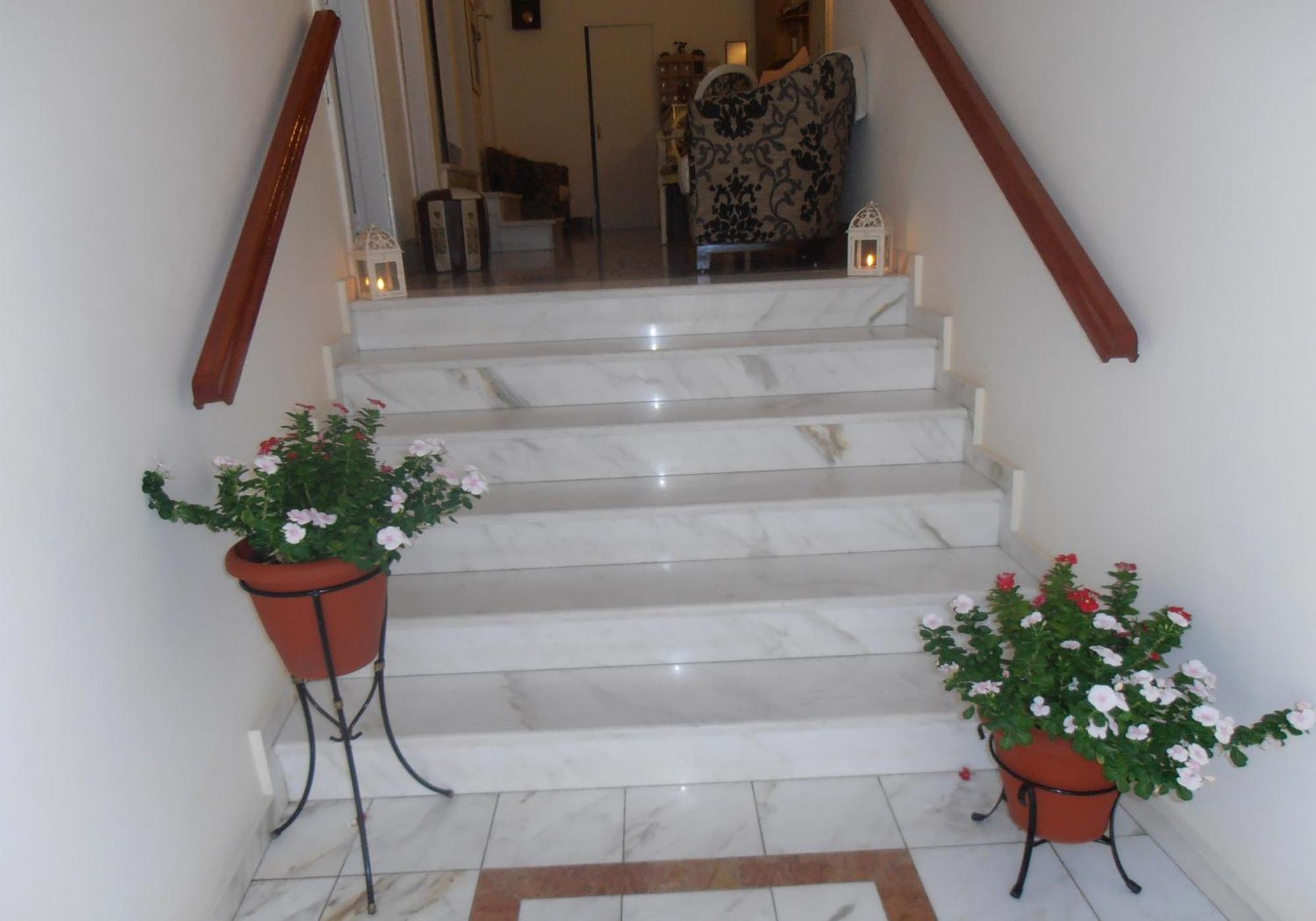 לוטראקי Hotel Bretagne מראה חיצוני תמונה