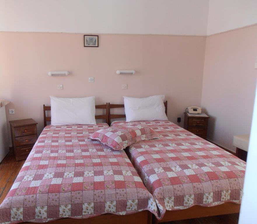 לוטראקי Hotel Bretagne חדר תמונה
